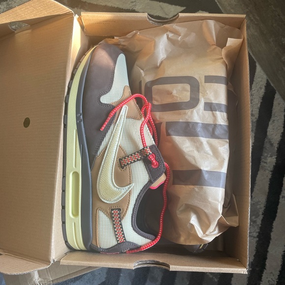 Cactus Jack x Nike Air Max 1 “Baroque Brown” - Picture 4 of 6